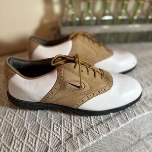NIKE AIR GOLF SHOES # 950204- White w/Tan Saddle - Women’s Size 6.5. Metal spike